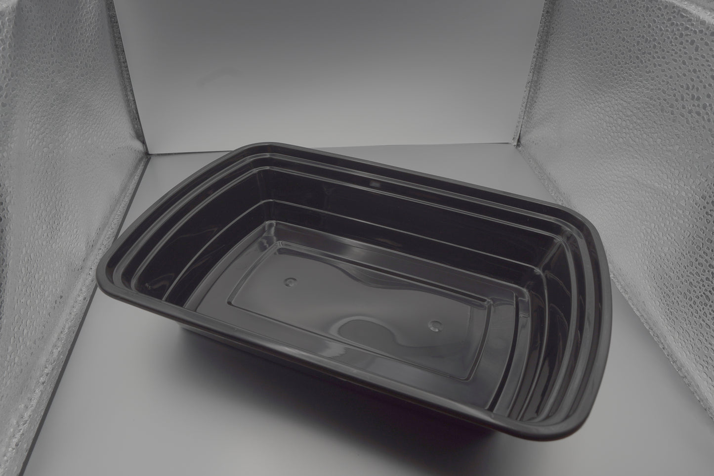 Containers: Square Black with Lids 7.9"x5.5"x1.8" 24oz 150/cs